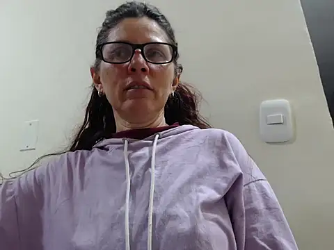 Snapshot of Alicia_inblack chatting on September 12, 10:54 pm Alicia inblack online show from September 12, 10:54 pm