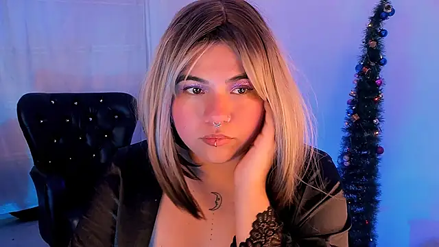 Snapshot of Samanta_cutee chatting on January 6, 2:47 pm Samanta cutee online show from January 6, 2:47 pm