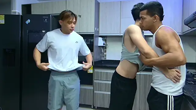 Snapshot of Boysgang_sex chatting on January 30, 11:44 am Boysgang sex online show from January 30, 11:44 am