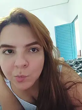 Snapshot of Bruninha_Hot10 chatting on May 18, 7:09 pm Bruninha Hot10 online show from May 18, 7:09 pm