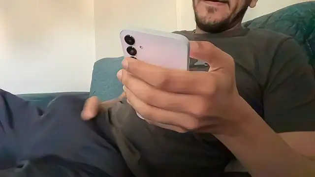 Snapshot of Mooka69 chatting on December 24, 1:50 pm Mooka69 online show from December 24, 1:50 pm