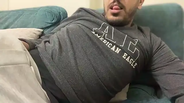 Snapshot of Mooka69 chatting on February 1, 12:53 am Mooka69 online show from February 1, 12:53 am