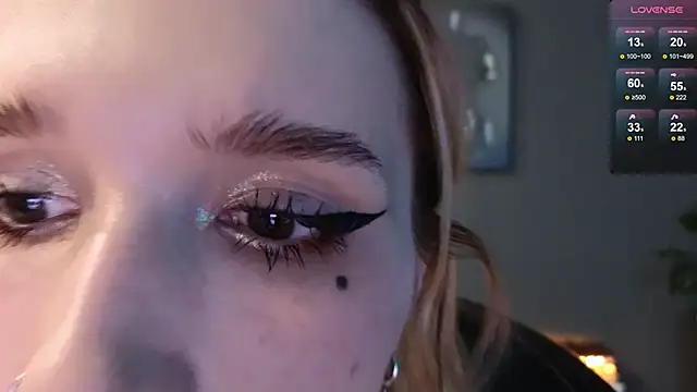 Snapshot of SophieInkk chatting on February 5, 12:20 am SophieInkk online show from February 5, 12:20 am