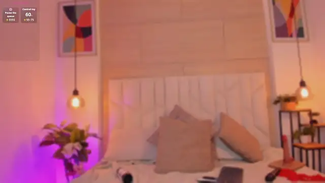 Snapshot of jenaa_ chatting on June 11, 12:32 am jenaa online show from June 11, 12:32 am