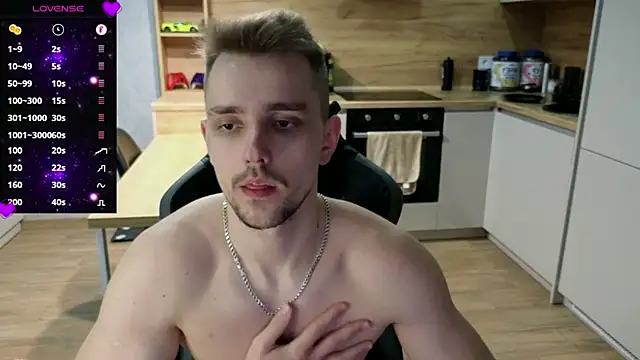 Snapshot of Larstar01 chatting on February 16, 10:54 pm Larstar01 online show from February 16, 10:54 pm