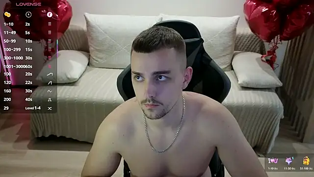 Snapshot of Larstar01 chatting on November 4, 11:59 pm Larstar01 online show from November 4, 11:59 pm