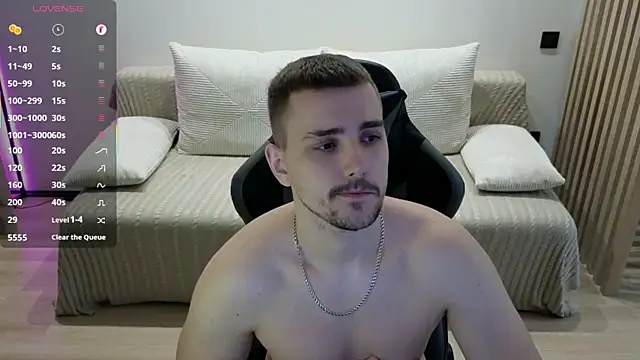 Snapshot of Larstar01 chatting on November 23, 11:59 pm Larstar01 online show from November 23, 11:59 pm