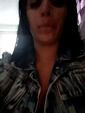 tiffani  love online show from November 28, 9:06 pm