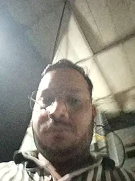 DeepakXxxR86 online show from March 5, 7:43 pm