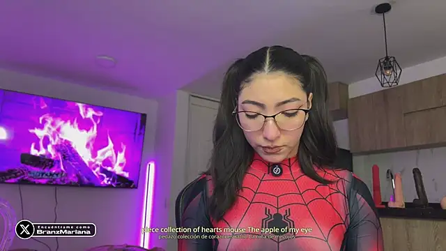 MarianaBranzz online show from April 29, 2:32 pm