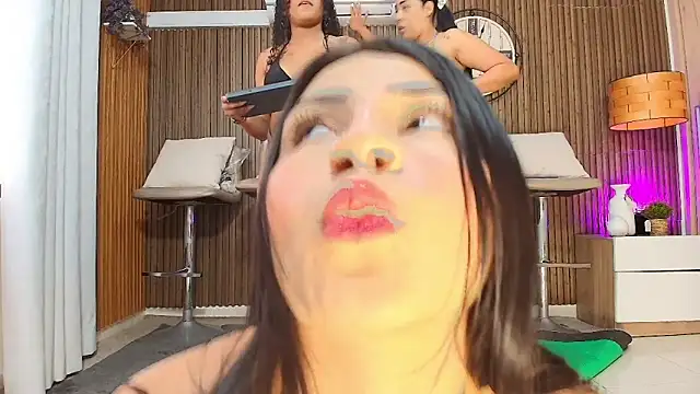 canelasquirt online show from February 25, 6:39 pm