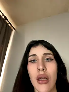 Snapshot of CherryCrystall chatting on October 8, 11:08 am CherryCrystall online show from October 8, 11:08 am