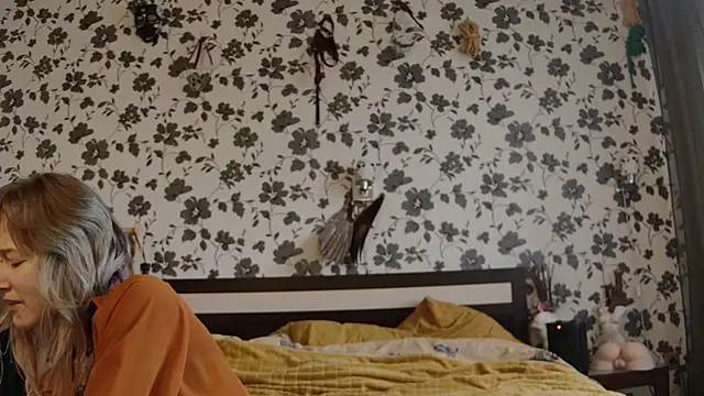 Littlespacemouse online show from October 14, 8:59 am