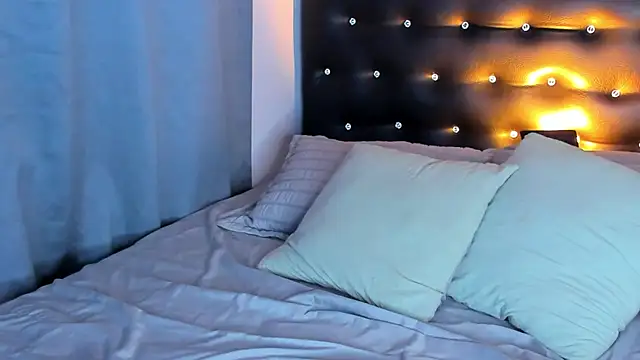 alicerizooo online show from March 12, 12:20 am