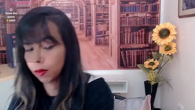 Snapshot of Catalella_Ar chatting on October 4, 3:15 am Catalella Ar online show from October 4, 3:15 am