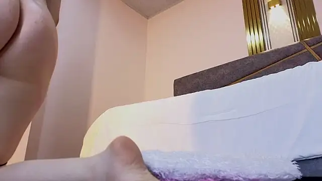 Snapshot of Emmaa_Blonde chatting on March 3, 5:39 pm Emmaa Blonde online show from March 3, 5:39 pm