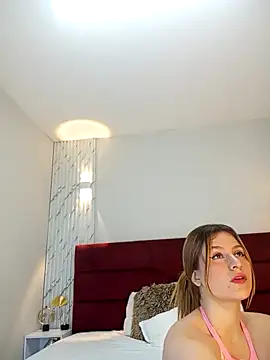 Snapshot of Emmaa_Blonde chatting on October 9, 10:35 am Emmaa Blonde online show from October 9, 10:35 am