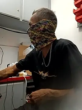 Snapshot of me_myself_I_69 chatting on September 28, 6:24 pm me myself I 69 online show from September 28, 6:24 pm