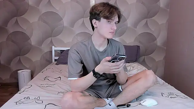 Ian Flor online show from April 9, 3:06 pm