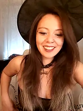 Kimiechanuwu online show from October 31, 3:57 pm