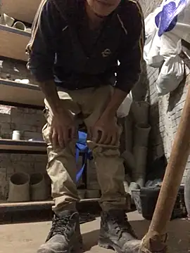 Edanvvv online show from January 14, 1:50 pm