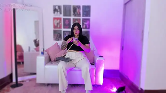 Snapshot of Tellme_Alexa chatting on February 13, 8:55 pm Tellme Alexa online show from February 13, 8:55 pm