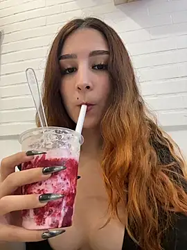 Snapshot of Mon_Cherry chatting on January 10, 1:29 am Mon Cherry online show from January 10, 1:29 am