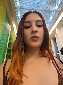 Snapshot of Mon_Cherry chatting on February 10, 1:21 am Mon Cherry online show from February 10, 1:21 am