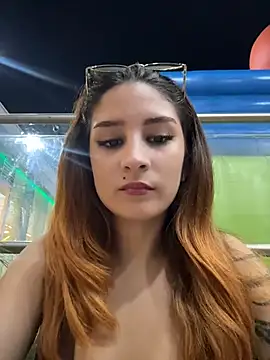 Snapshot of Mon_Cherry chatting on March 31, 1:18 am Mon Cherry online show from March 31, 1:18 am