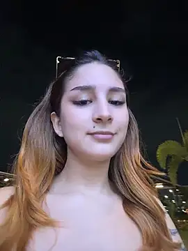 Snapshot of Mon_Cherry chatting on April 1, 1:28 am Mon Cherry online show from April 1, 1:28 am