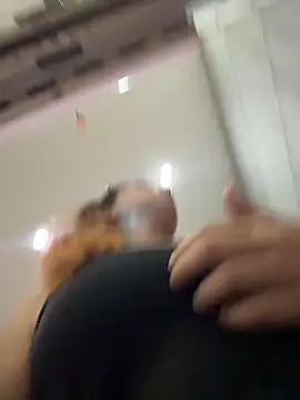 Snapshot of Mon_Cherry chatting on April 2, 1:36 am Mon Cherry online show from April 2, 1:36 am