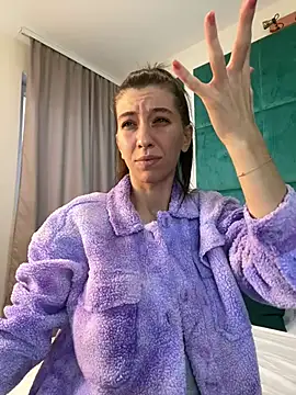 LunaWills  online show from December 22, 9:44 am