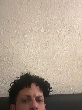 Snapshot of EnricoGio chatting on March 15, 9:54 pm EnricoGio online show from March 15, 9:54 pm