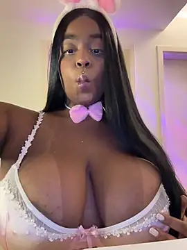 latinababyy online show from February 15, 4:09 am