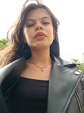 Violeta 12- online show from April 21, 8:01 pm