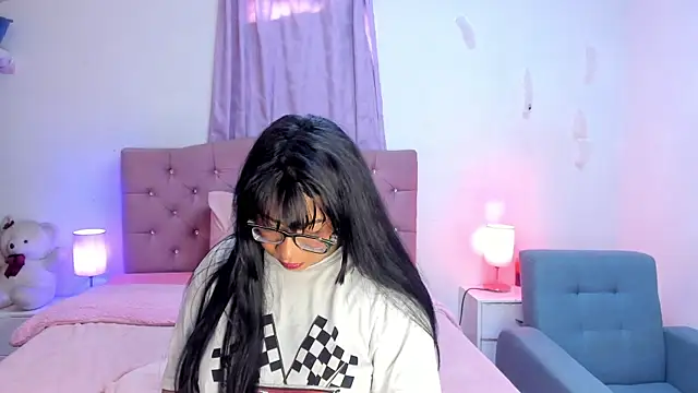 Latinabombsheell online show from December 15, 1:37 pm