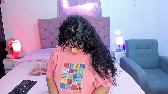 Latinabombsheell online show from February 9, 7:18 pm