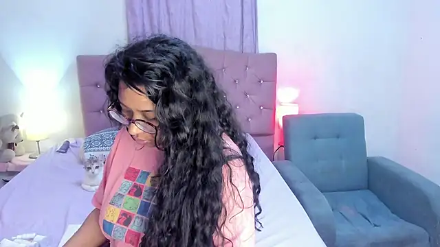 Latinabombsheell online show from July 2, 6:41 am