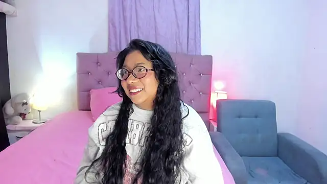 Latinabombsheell online show from July 8, 3:11 am