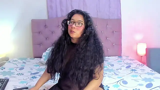Latinabombsheell online show from July 26, 5:26 am