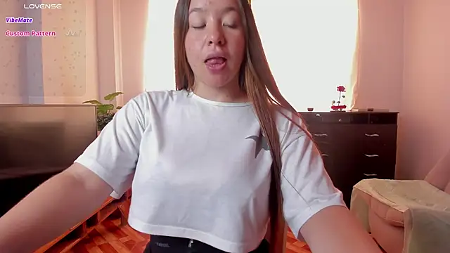 Simply Zoe   online show from February 26, 6:00 pm