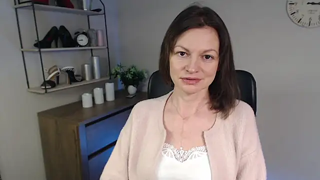 VivianWILD online show from February 17, 7:15 am