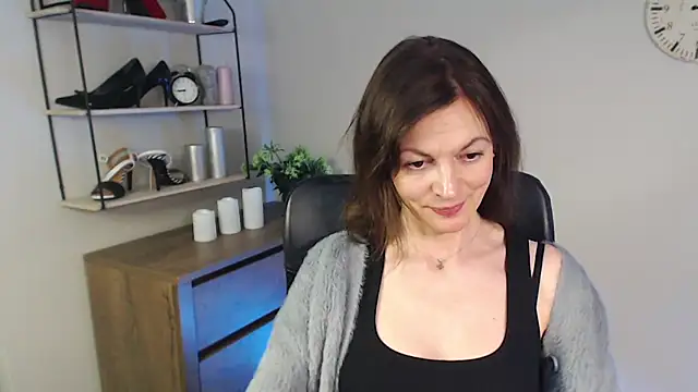 VivianWILD online show from February 21, 2:06 pm