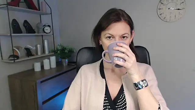 VivianWILD online show from March 6, 9:58 am