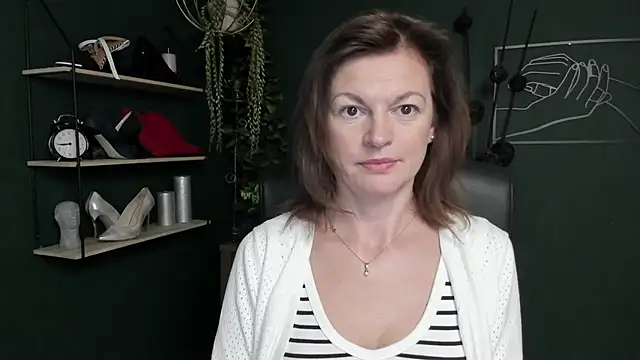 VivianWILD online show from September 18, 6:59 am