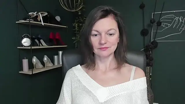 VivianWILD online show from September 27, 6:18 am