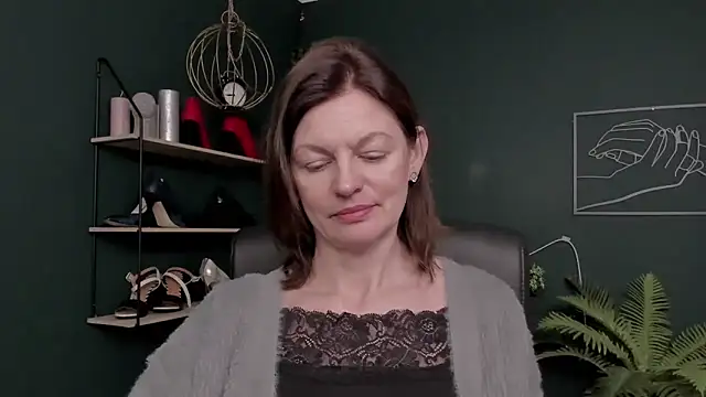 VivianWILD online show from November 24, 8:03 am