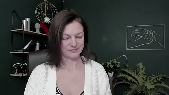 VivianWILD online show from February 7, 7:12 am