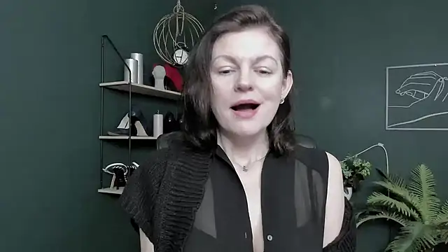 VivianWILD online show from March 27, 7:47 am