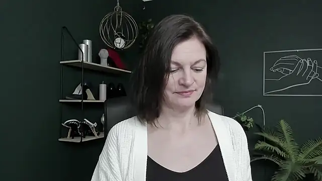 VivianWILD online show from April 18, 5:55 am